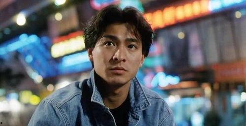 娱乐圈的吃瓜影帝啃书,娱乐圈瓜田里的知识达人